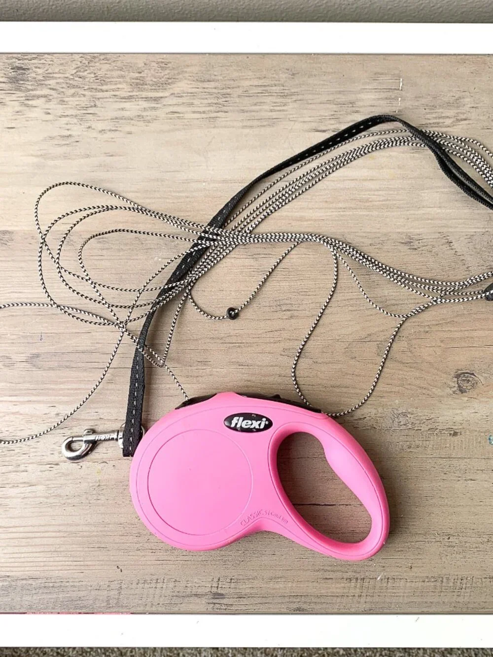 Pink Flexi Leash for Medium Size Dogs. Cord Lead.. 16 feet. Good Condition. - Picture 3 of 11